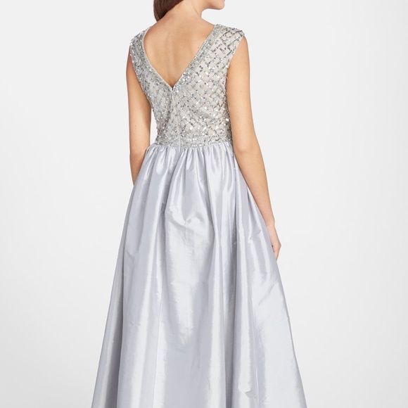NEW Aidan Mattox [SZ 0‎ ] Embellished Bodice Taffeta Ballgown in Silver - Picture 3 of 16